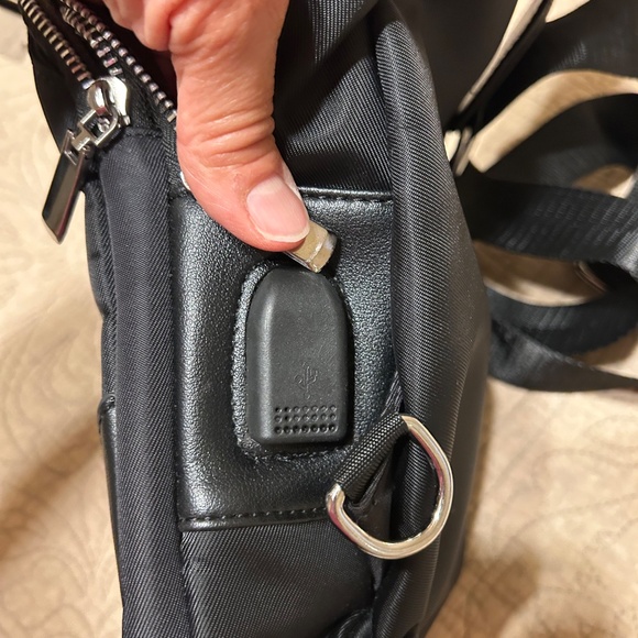 JackKevin shoulder strap USB Charging bag - Picture 5 of 9